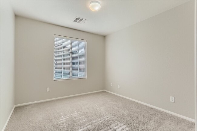 Building Photo - 3 Bedroom Home in a Gated Community! North...