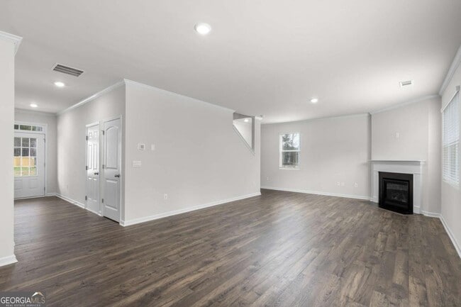 Building Photo - 5370 Swan Ln