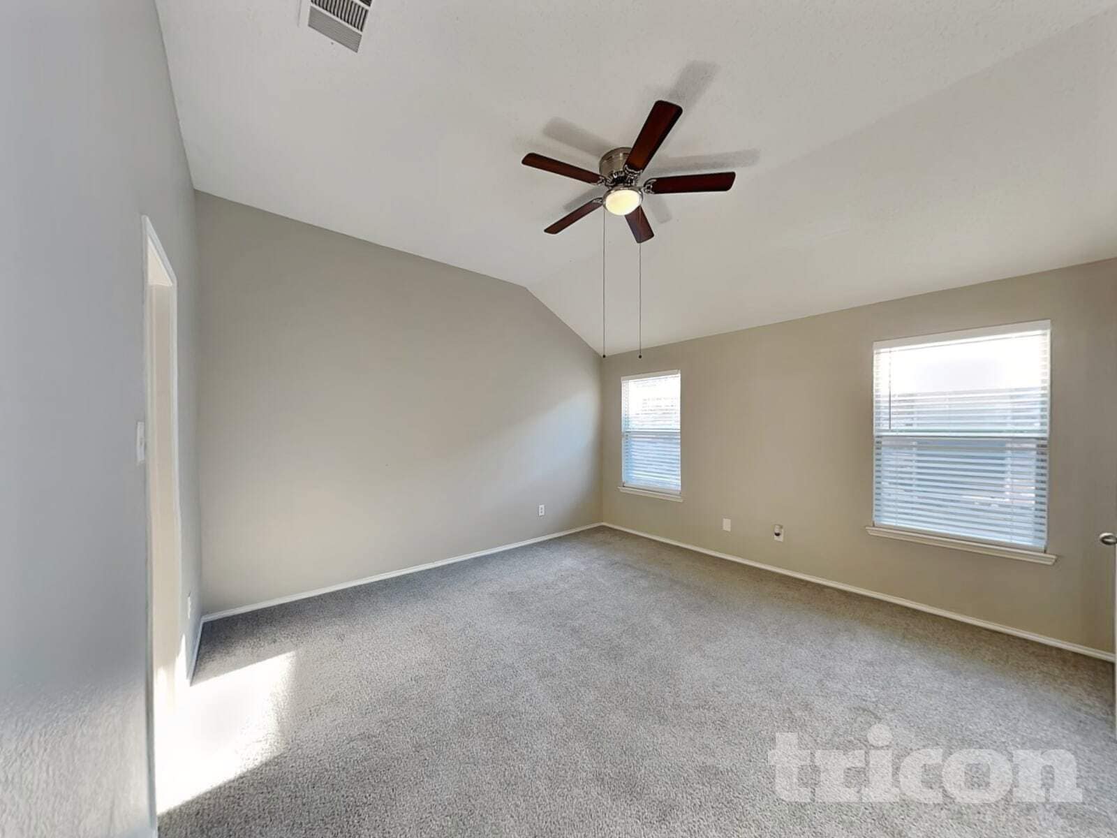 Building Photo - 304 Dakota Dr