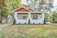 Building Photo - 1825 Young Ave