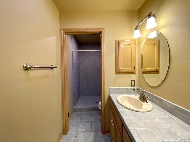 Building Photo - 8911 Shady Leaf