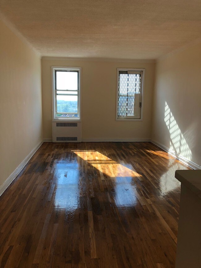 Building Photo - 10-12 Nameoke St