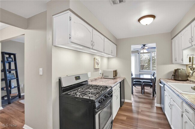 Building Photo - 12900 Lake Ave