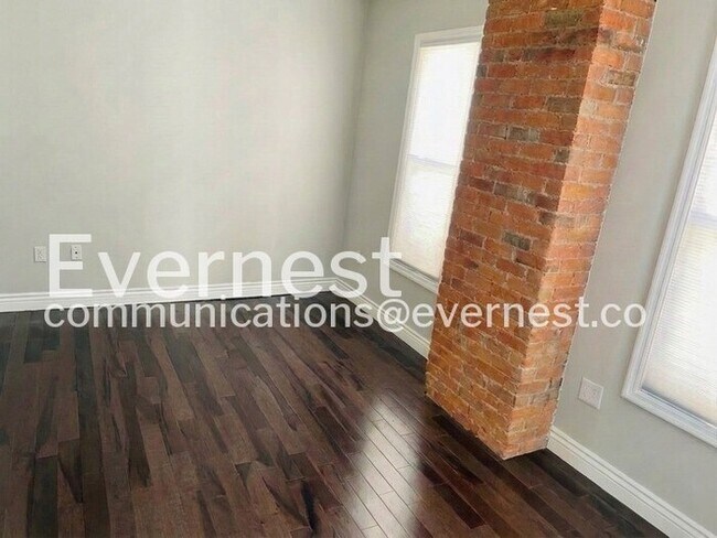 Building Photo - 112 Hanford St