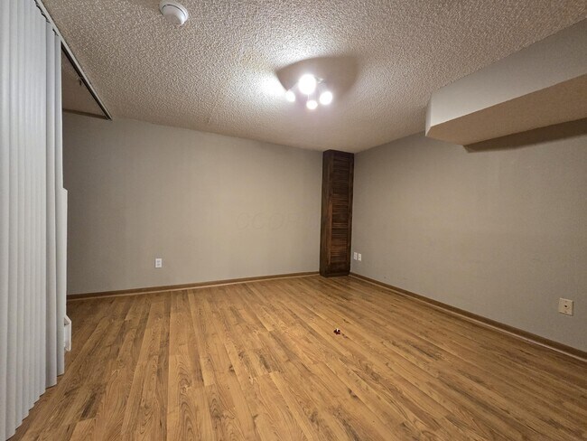 Building Photo - 5690 Kilbury Ln