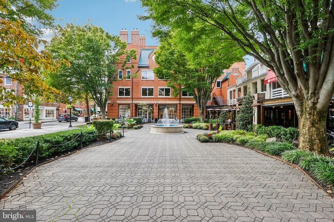 Building Photo - 31 Palmer Square W
