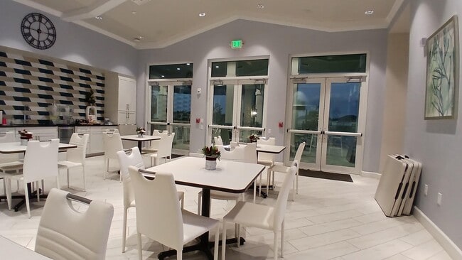 Building Photo - 1204 SE Woodbine Rd