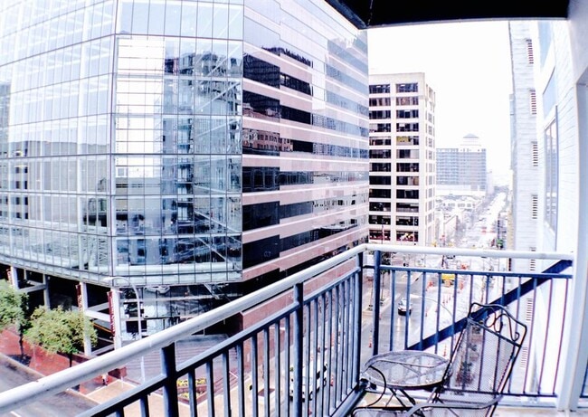 Building Photo - 800 Brazos St