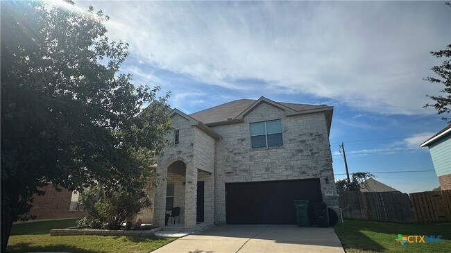 Primary Photo - 834 Red Fern Dr