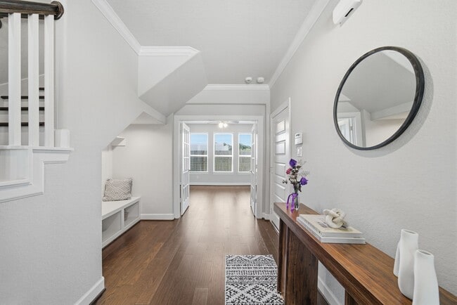 Building Photo - 4011 Centre Glen Dr