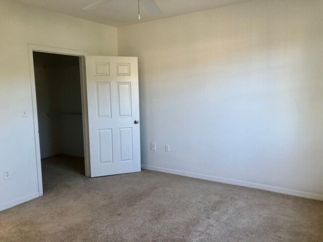 Building Photo - Emerald Dunes - 304