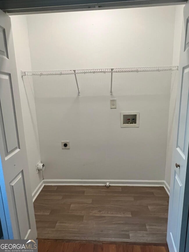 Building Photo - 3616 Utoy Dr SW