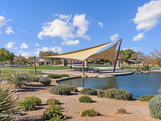 Building Photo - 6550 W Desert Blossom Way