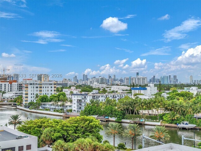 Building Photo - 2625 Collins Ave