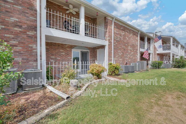 Building Photo - 8511 Westover Ct