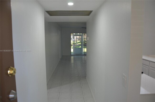 Building Photo - 1351 SW 125th Ave