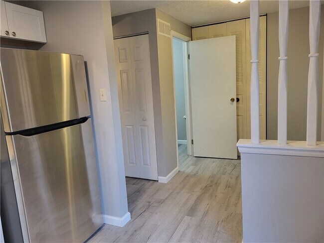 Building Photo - 740 Wheatland Cir