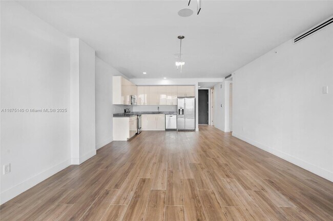 Building Photo - 3265 Bird Ave
