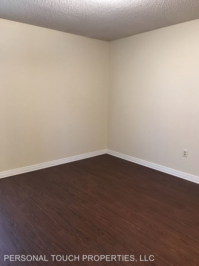 Building Photo - 3023 Toulon Dr