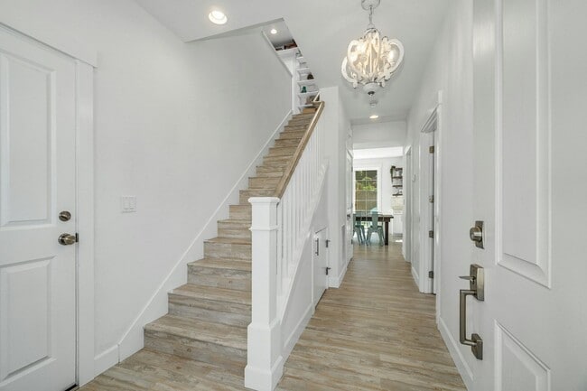 Building Photo - Woodinville Estate's Cozy Home
