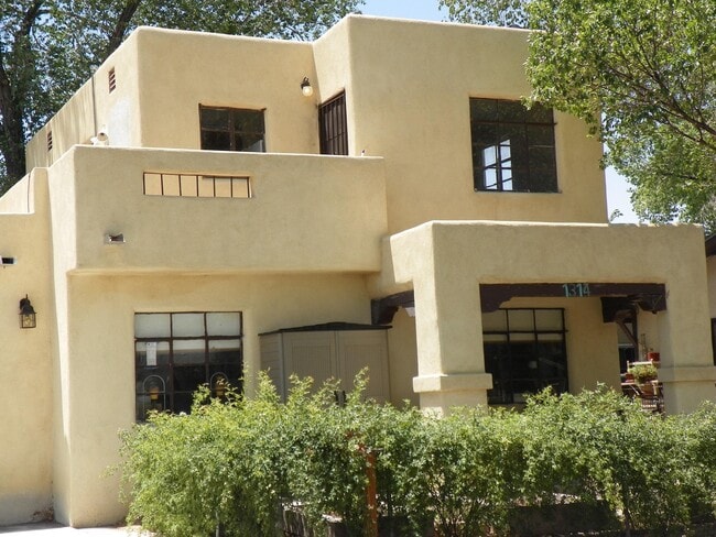 Building Photo - 522 14th St NW