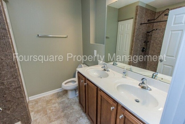 Building Photo - Room in Townhome on Ivy Wood Ln