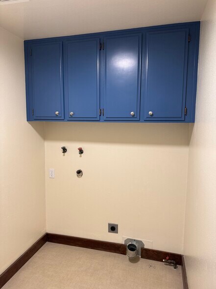 Building Photo - 4898 Chinook Ct SE