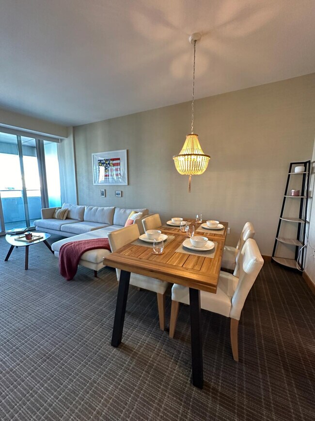 Building Photo - 1395 Brickell Ave