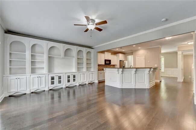 Building Photo - 812 Red Hart Ln