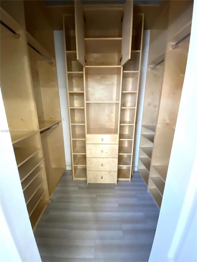 Building Photo - 8100 W 28th Ct