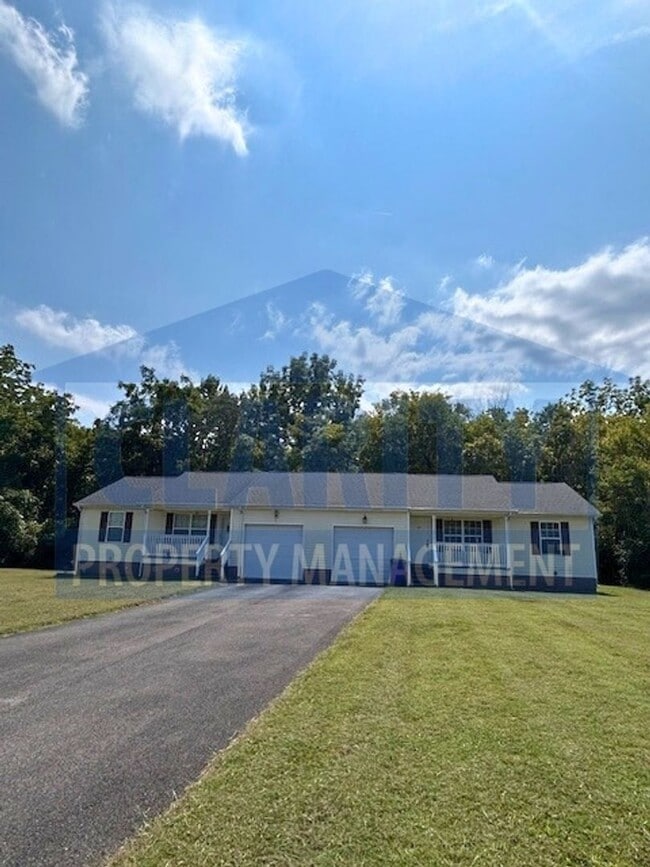 Building Photo - Quiet location in North Cleveland