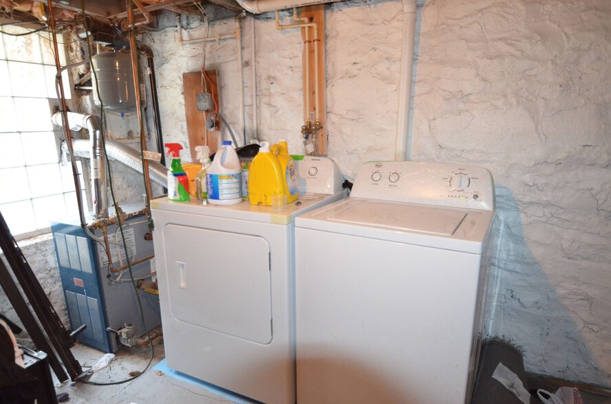 Free washer/dryer in basement - 107 E 32nd St
