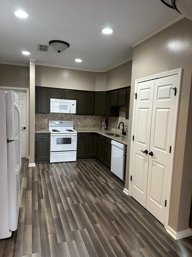 Building Photo - 3134 Gatsby Ln