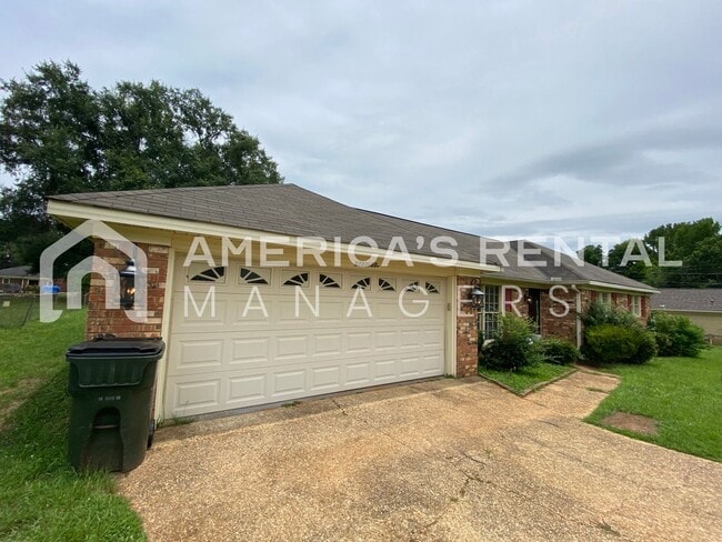 Building Photo - Great Home for Rent in Tuscaloosa, AL! Available to View Now!!!