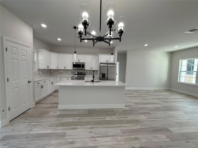 Building Photo - 7897 N Fieldstone Point
