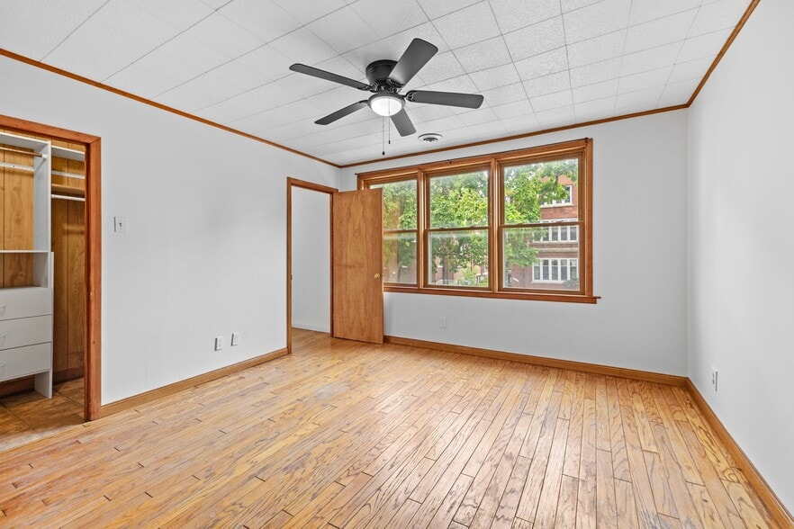 Building Photo - 2856 S Throop St
