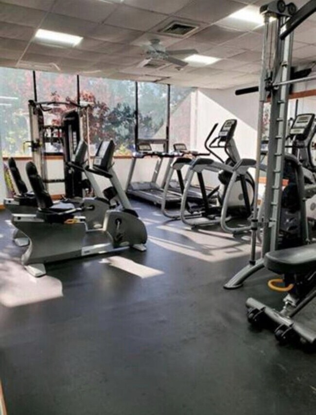 Building Photo - 270 Marin Blvd