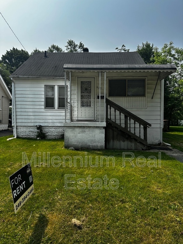 Primary Photo - 670 E Mansfield Ave