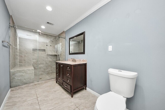 Building Photo - 5920 Conley St