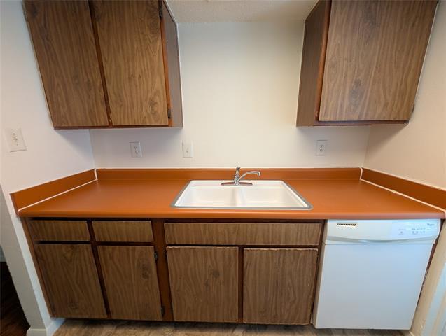 Building Photo - 7431 Holly Hill Dr