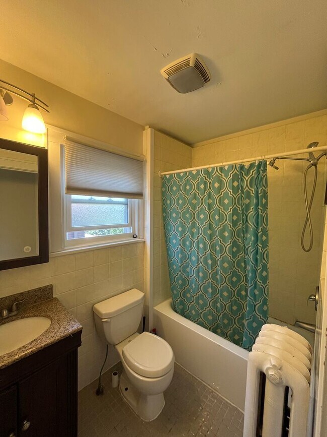 Building Photo - 3 Bedroom Squirrel Hill Home Available Now!