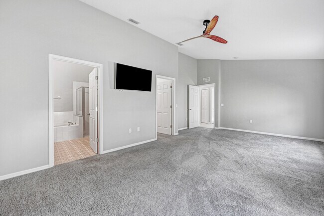 Building Photo - 1601 Wekiva Dr
