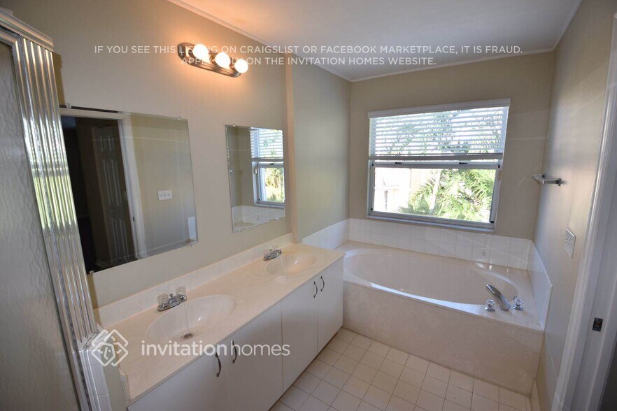 Building Photo - 7901 Lakewood Cove Ct