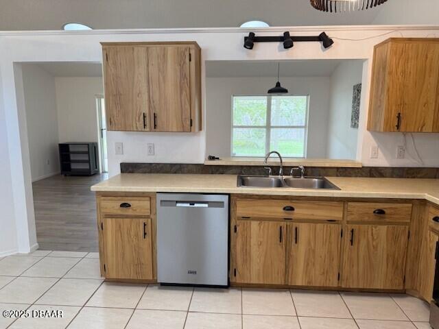 Building Photo - 5922 Phyllis Lou Cir