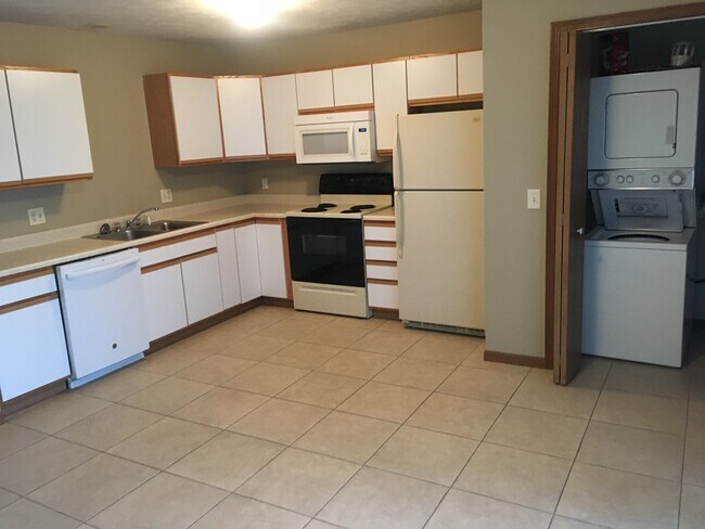 Building Photo - 230 Crossing Dr