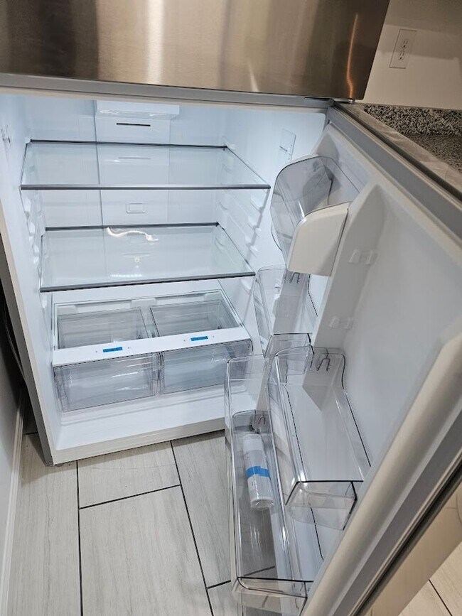 Building Photo - 71 Westgate Cir