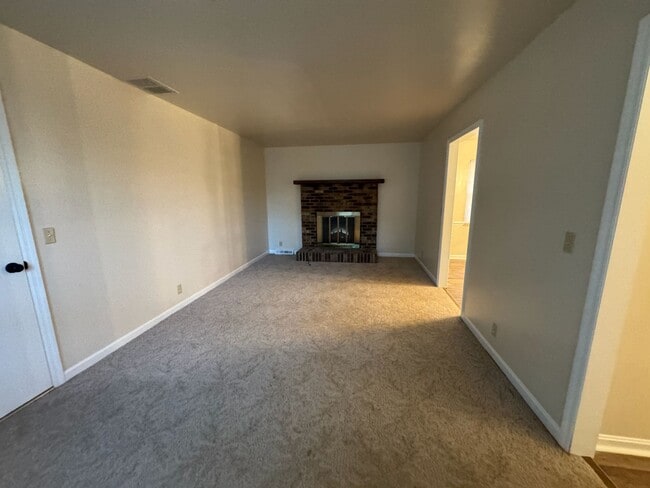 Building Photo - 3512 Ridgeway Ave