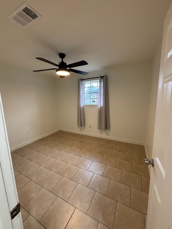 Building Photo - 224 Duke Dr