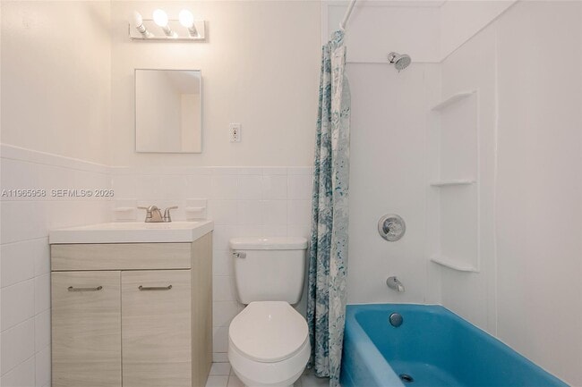 Building Photo - 1041 Hillsboro Mile