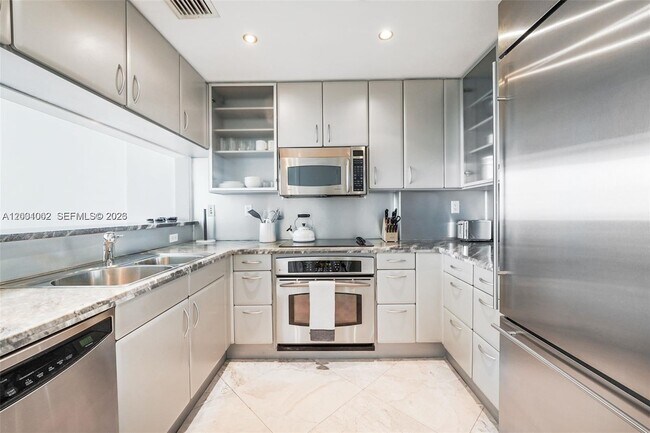 Building Photo - 540 West Ave